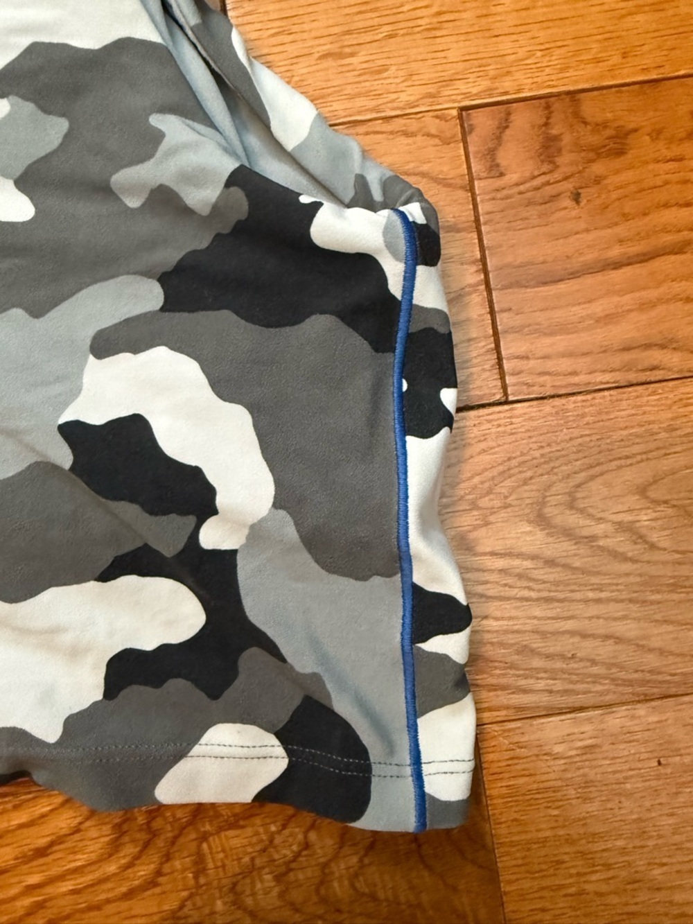 Aerie Offline Camo Cropped Tank with Built-In Bra - Picture 3 of 4